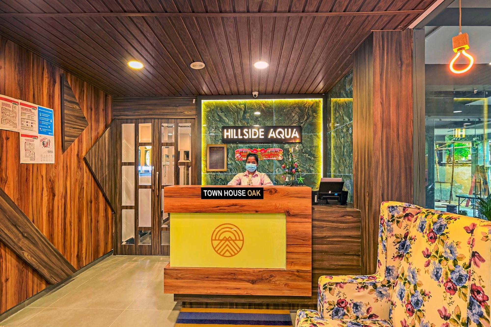 Super Townhouse Oak Hillside Aqua Hotel Khandagiri Exterior photo